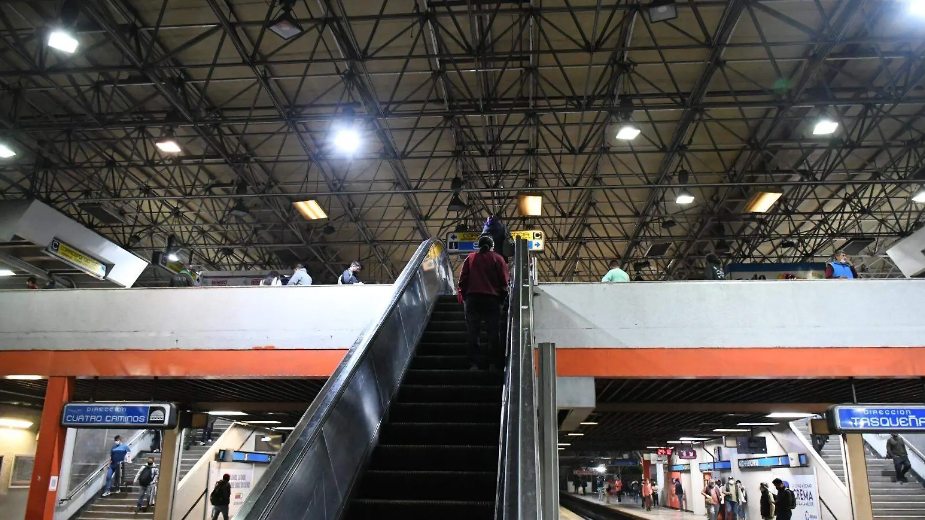 Metro planea instalar 18 escaleras eléctricas nuevas para este 2024